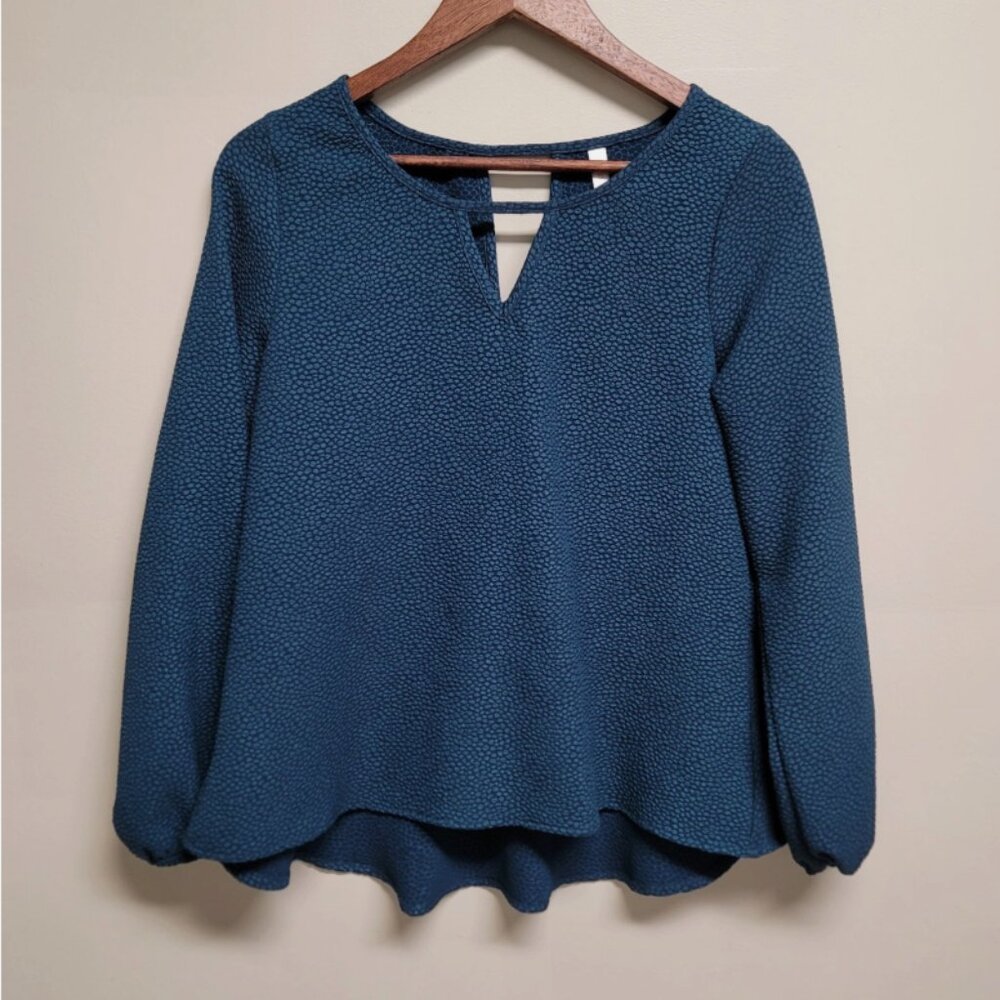 Xhilaration blouse Womens size Medium blue Long Sleeve Top